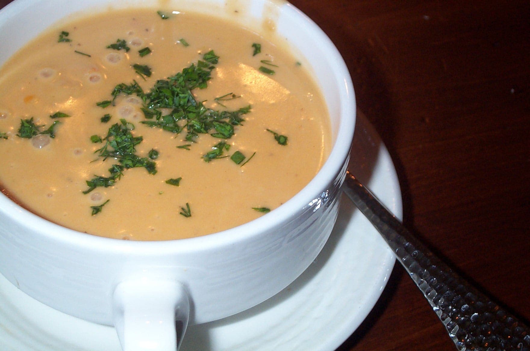 Retiran Kit de Sopa Tipo Bisque en Cadena Minorista de EE. UU. por Riesgo de Listeria