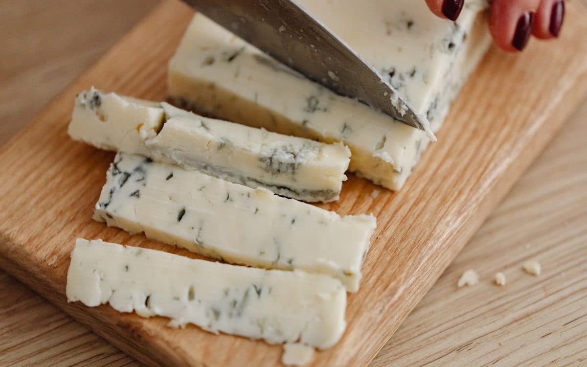 AFSCA Ruft Gorgonzola Aufgrund des Listerien-Risikos in Einzelhandelgeschäften Zurück