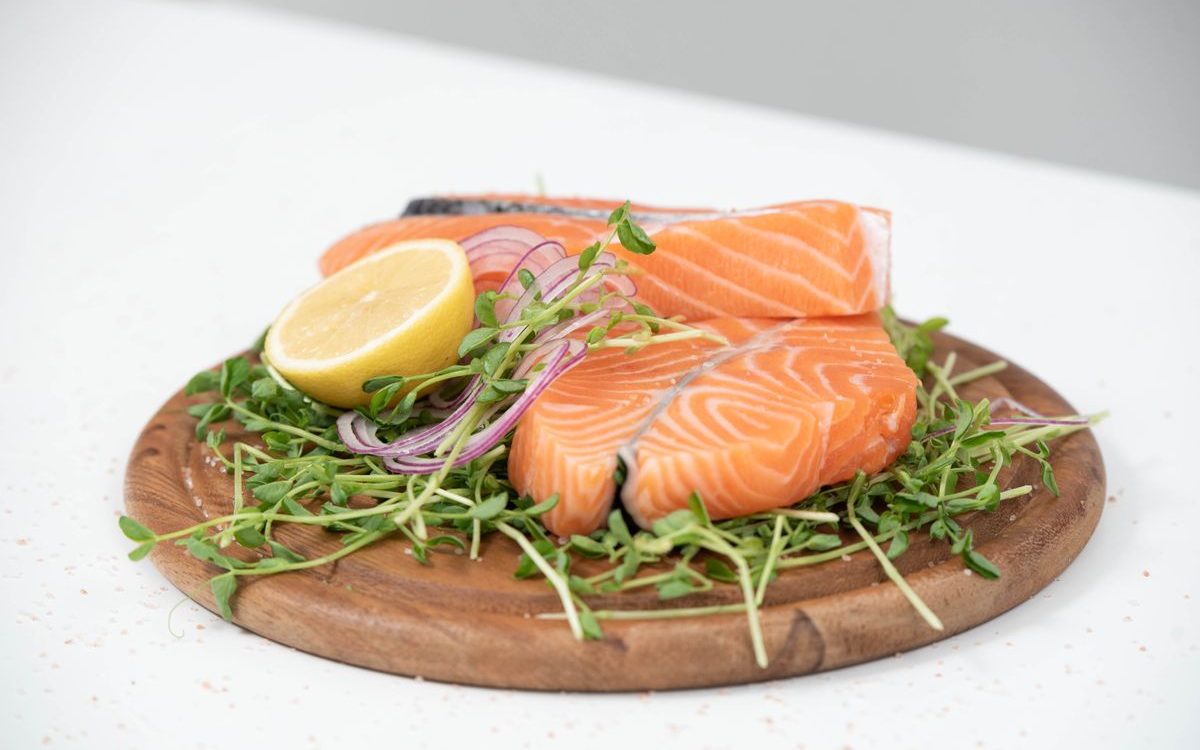 Zwitserland roept gerookte forelproducten van een visbedrijf terug wegens Listeria