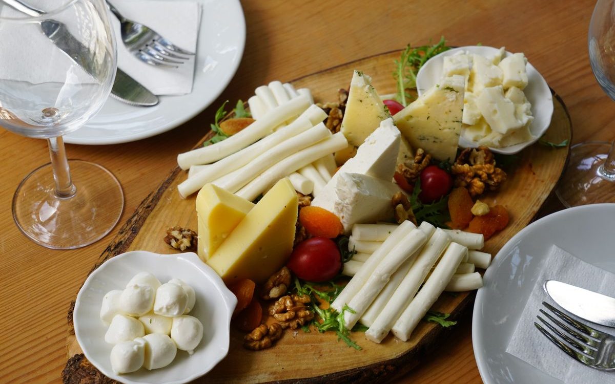 Francia Retira Cinco Quesos de la por Sospecha de Listeria